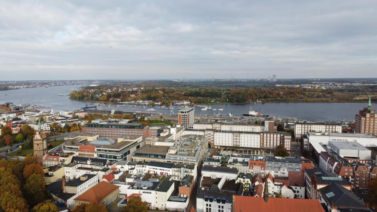 Lieblingsapartment No.10 Mit 2 Schlafzimmern Und Eigener Terrasse Rostock Exterior foto